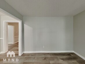2432 Kimbark Woods Cove in Memphis, TN - Building Photo - Building Photo