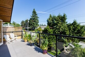 140 Windsor Rd W in North Vancouver, BC - Building Photo - Building Photo