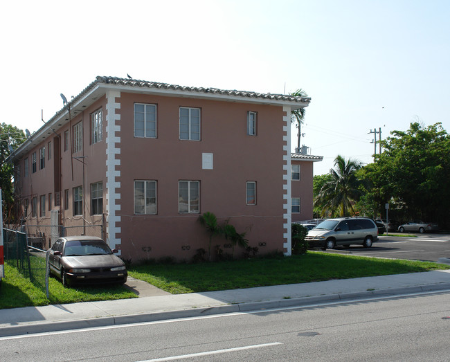 345 SW 27th Ave in Miami, FL - Building Photo - Building Photo