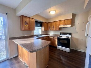 615 W 64th St in Davenport, IA - Building Photo - Building Photo