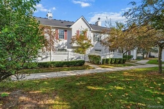 22368 Cape Cod Way, Unit 79 in Farmington Hills, MI - Building Photo - Building Photo