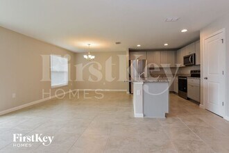 465 Earhart Dr in Davenport, FL - Building Photo - Building Photo