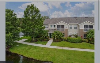 8933 Manor Loop, Unit 205 in Lakewood Ranch, FL - Building Photo
