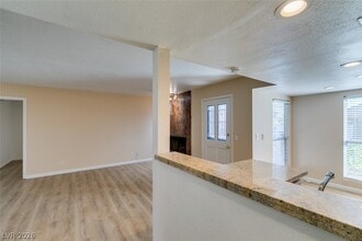 1604 Justin Pl in Henderson, NV - Building Photo - Building Photo