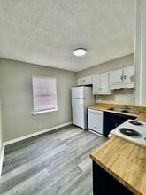 2 Bed/1.5 Bath Apartment-Rossville, GA in Rossville, GA - Foto de edificio - Interior Photo