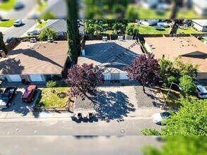 2618 El Parque Cir in Rancho Cordova, CA - Building Photo - Building Photo
