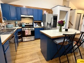 1030 NE Coco Ct in Bremerton, WA - Building Photo - Building Photo