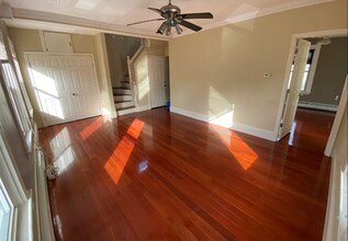 67 Flint St, Unit 2 in Somerville, MA - Building Photo - Building Photo