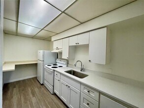 401 1st Ave NE in Largo, FL - Building Photo - Building Photo