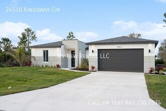24510 SW Kingsway Cir in Punta Gorda, FL - Foto de edificio - Building Photo