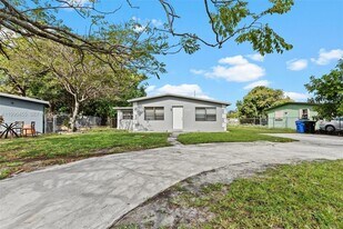 1557 NW 15th Ave in Fort Lauderdale, FL - Building Photo