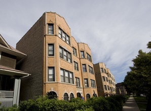 224-228 N Pine Ave in Chicago, IL - Foto de edificio - Building Photo