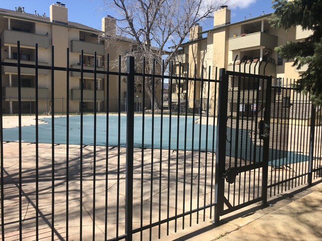 3035 Oneal Pkwy, Unit #V34 in Boulder, CO - Building Photo - Building Photo