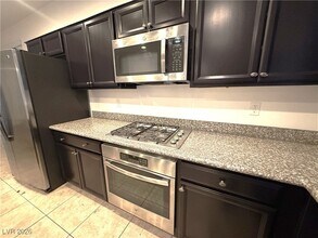 123 Volans Ave in Las Vegas, NV - Building Photo - Building Photo