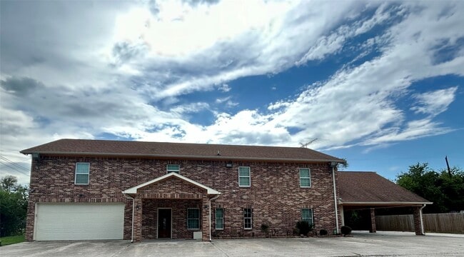 property at 1424 N Market Loop
