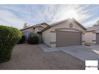 4215 N 107th Ln in Phoenix, AZ - Foto de edificio - Building Photo