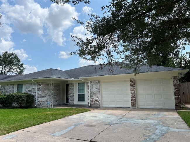 property at 8831 Hendon Ln