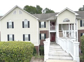 410 Bubble Creek Ct in Fayetteville, NC - Building Photo