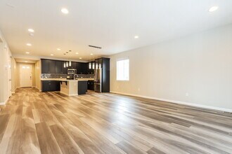26442 E Moraine Pl in Aurora, CO - Building Photo - Building Photo