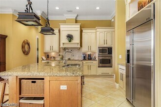 540 Snell Ct in Marco Island, FL - Foto de edificio - Building Photo