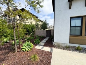 6620 Solterra Vista Pkwy in San Diego, CA - Building Photo - Building Photo