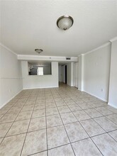 8851 NW 112th Ave, Unit 210 in Doral, FL - Foto de edificio - Building Photo