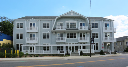 322-326 Main St in Port Washington, NY - Building Photo - Primary Photo