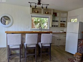 3450 SW 87th Ave in Portland, OR - Foto de edificio - Building Photo