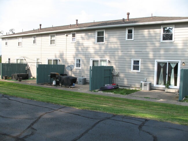 2818 Burns Ave, Unit 2818 Burns in Erie, PA - Building Photo - Building Photo