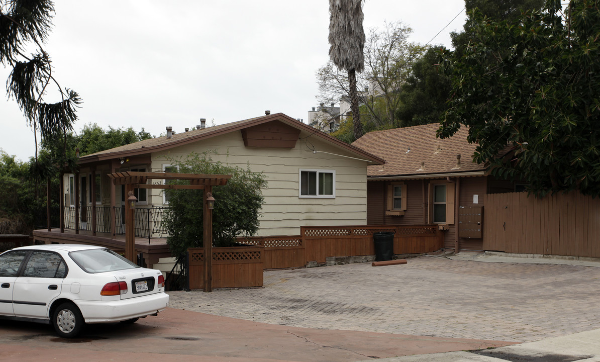 Titus Apartments in San Diego, CA - Building Photo