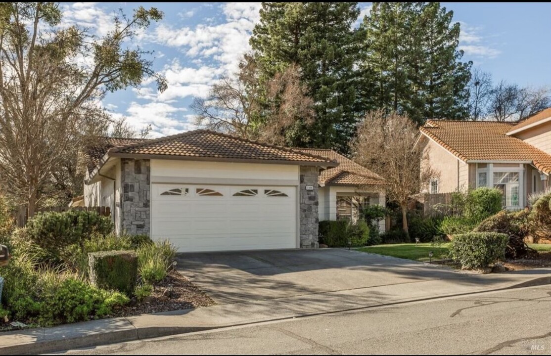 3309 Colonial Ct in Fairfield, CA - Foto de edificio