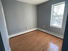 51 Bedford St, Unit B in Hartford, CT - Foto de edificio - Building Photo