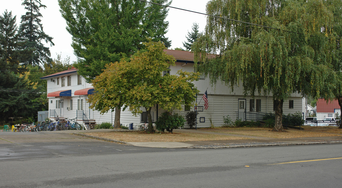 1901 Front St NE in Salem, OR - Building Photo