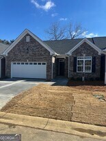 227 Regency Ln SW in Calhoun, GA - Building Photo