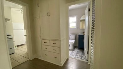 6108 Strickland Ave, Unit 6108 in Los Angeles, CA - Building Photo - Building Photo