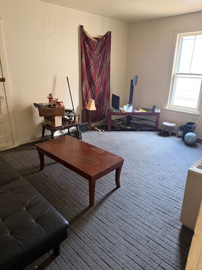 203 W Front St, Unit 2nd Floor in Oil City, PA - Foto de edificio - Building Photo