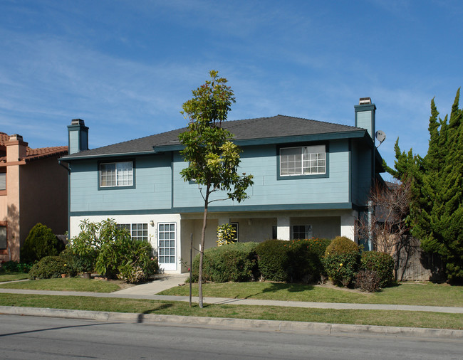 4031-4039 Farquhar Ave in Los Alamitos, CA - Foto de edificio - Building Photo