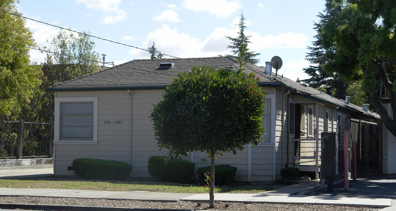 1381-1387 B St in Hayward, CA - Building Photo