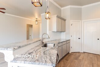 546 W Pine Rose Ct Way in Mustang, OK - Foto de edificio - Building Photo