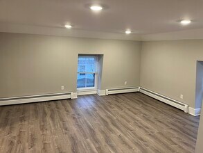 37A Maple Ave, Unit 3 in Andover, MA - Building Photo - Building Photo