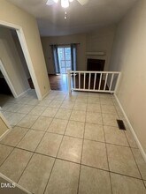 4912 N New Hope Rd in Raleigh, NC - Foto de edificio - Building Photo