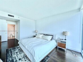 601 NE 36th St in Miami, FL - Building Photo - Building Photo