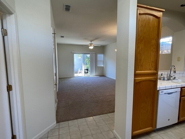 751 Silchester Ct in Folsom, CA - Building Photo - Building Photo