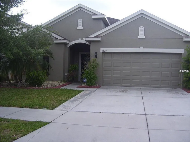 property at 9623 Oak Glade Ave