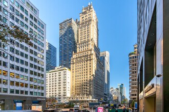 The Ritz Tower in New York, NY - Foto de edificio - Building Photo