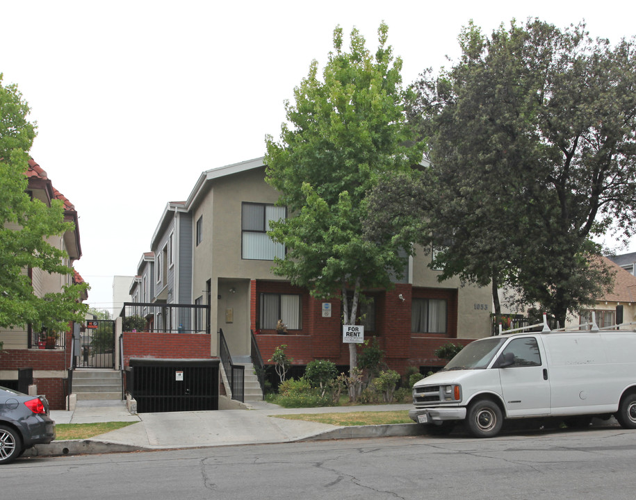 1053 Linden Ave in Glendale, CA - Building Photo