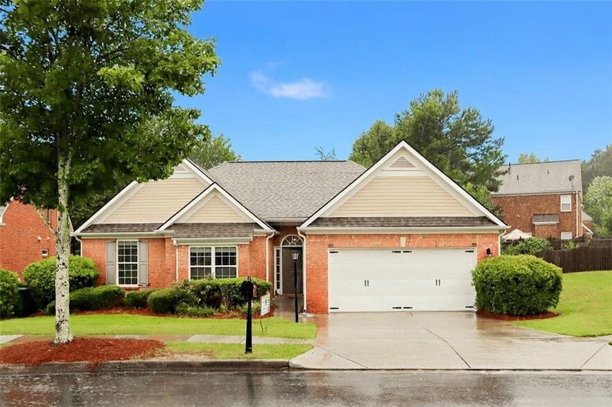 1526 Lechemin Dr in Snellville, GA - Building Photo