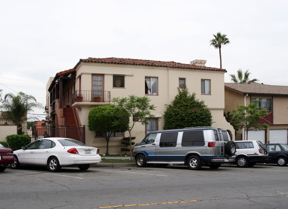 1455 Cedar Ave in Long Beach, CA - Building Photo