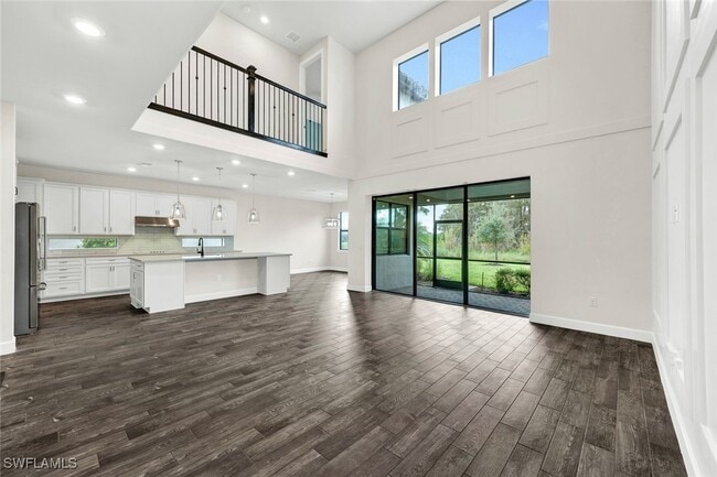 19176 Elston Wy in Estero, FL - Foto de edificio - Building Photo