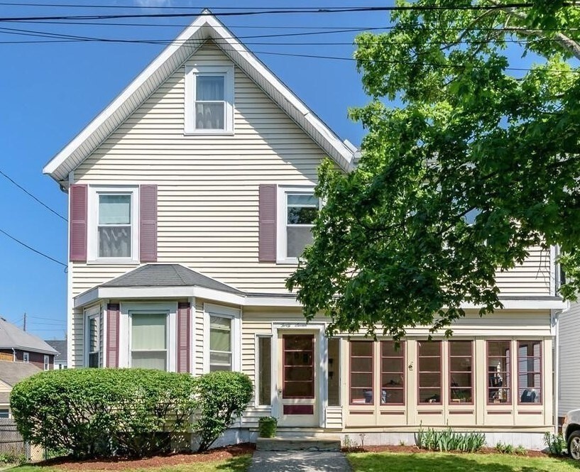 47 Lincoln St in Stoneham, MA - Building Photo